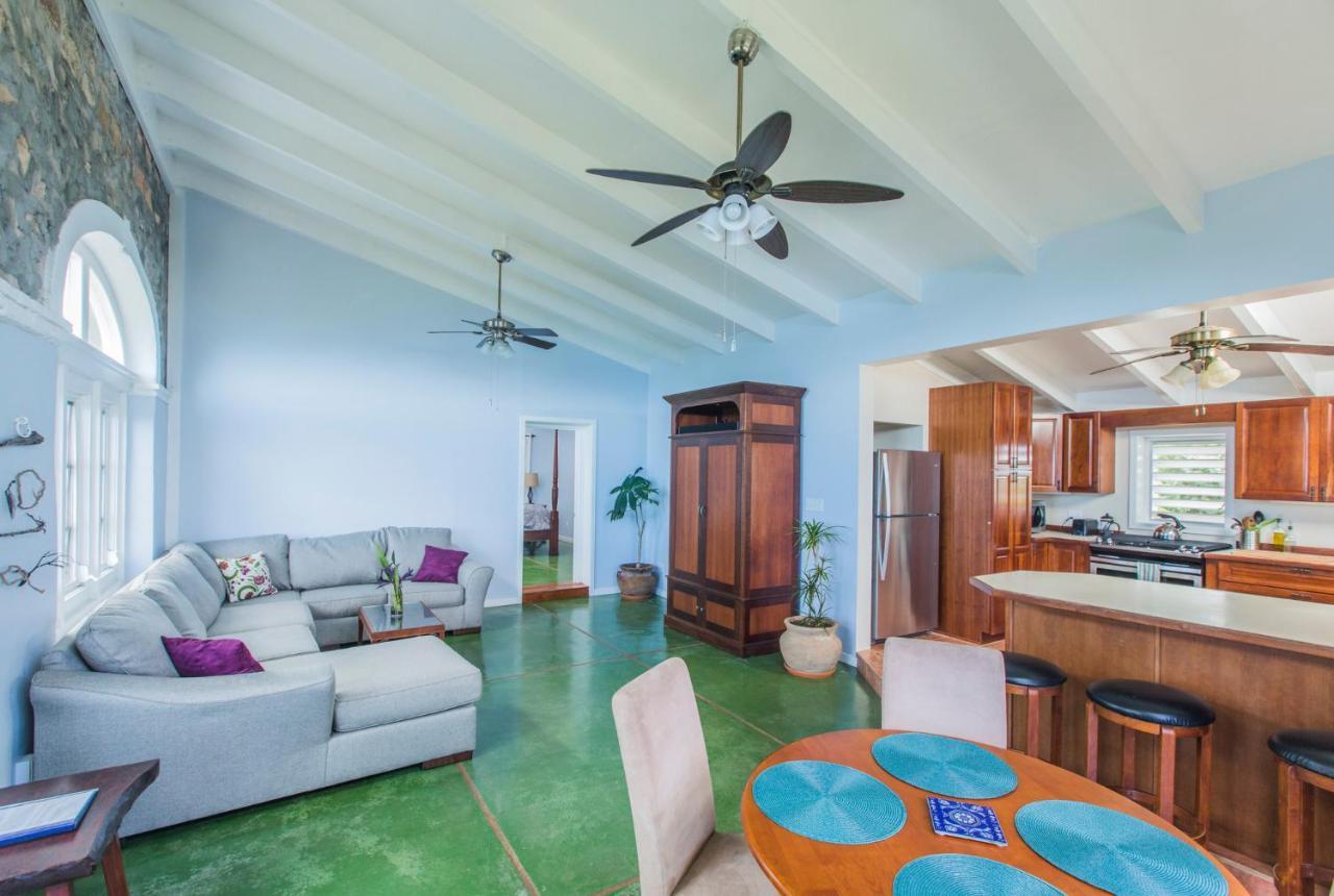 Feather Leaf Inn Frederiksted Номер фото