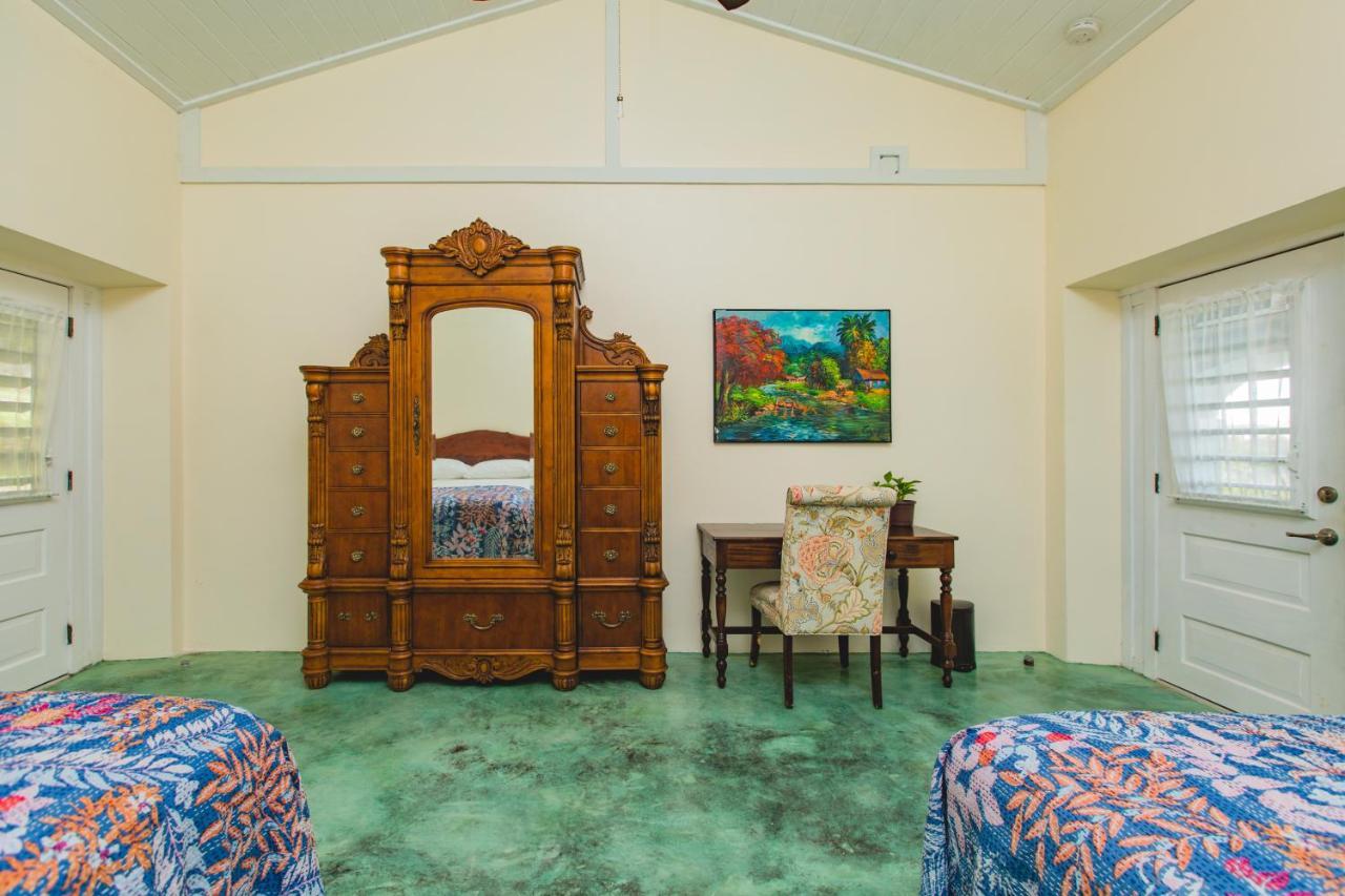 Feather Leaf Inn Frederiksted Экстерьер фото